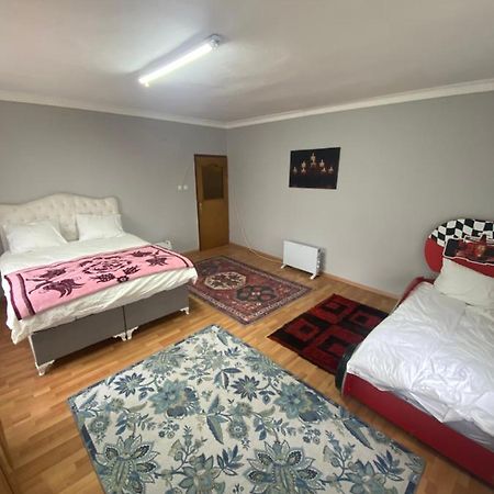 شقة Triplex House Near The Airport Arnavutkoy المظهر الخارجي الصورة
